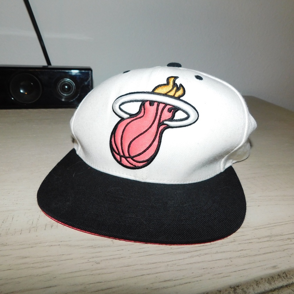 Mitchell & Ness Miami Heat Snapback Hat